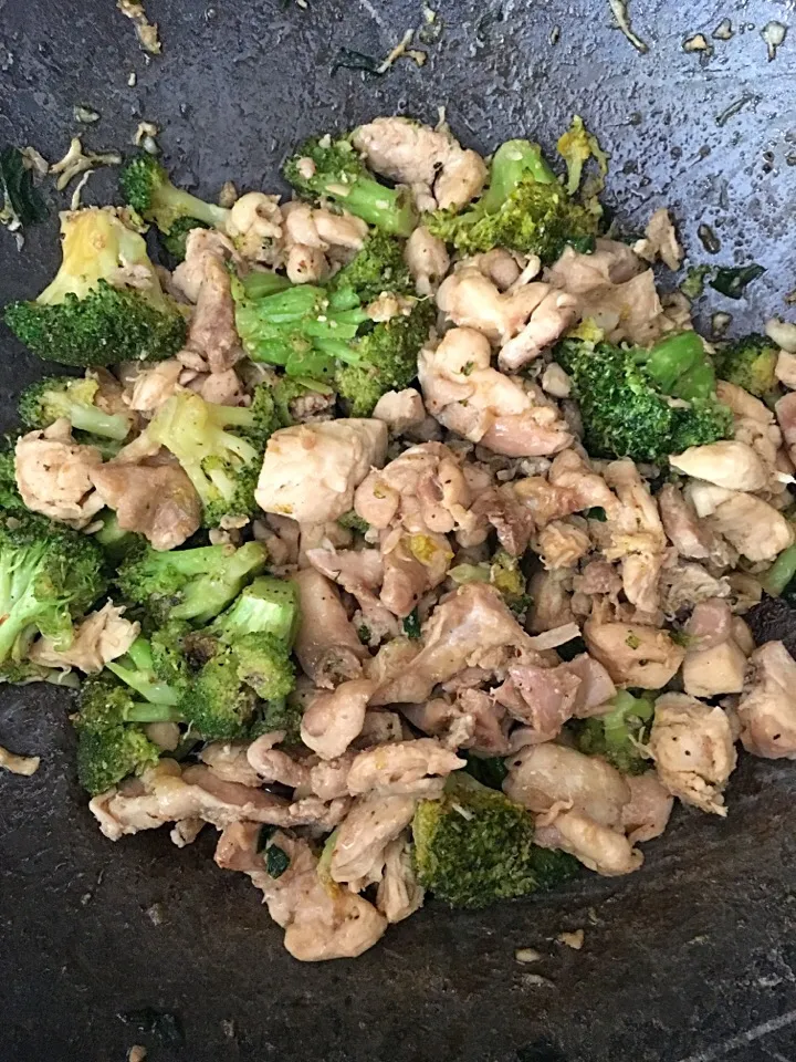 Broccoli and chicken stir fry|Faryal Choudryさん