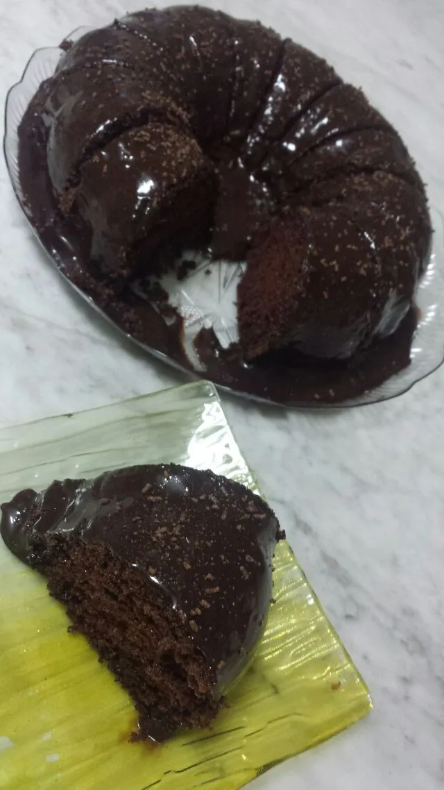 Chocolate Sour Cream Bundt Cake with Chocolate Glaze

Ingredients

For the Cake:
1 cup (2 sticks) unsalted butter, plus more for the pan
1/3 cup cocoa powder
1 |Sofie's Kitchenさん