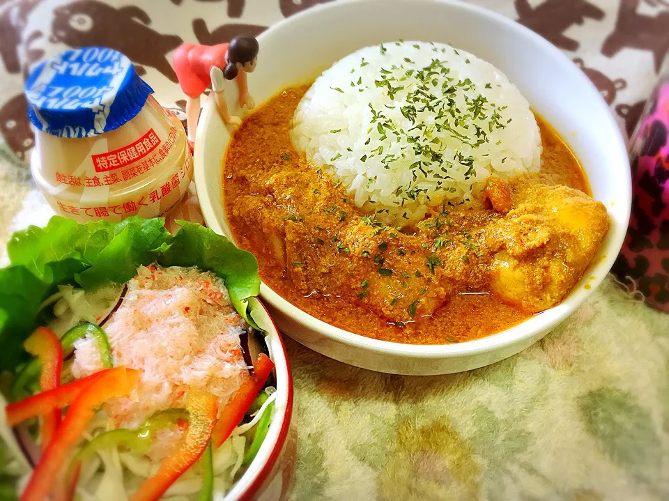 トマトチキンカレー&グリーンカニサラダお弁当♪|桃実さん