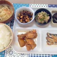 Snapdishの料理写真:昼から食べ過ぎ？
冷蔵庫余り物処理ランチ|あっちゃんさん