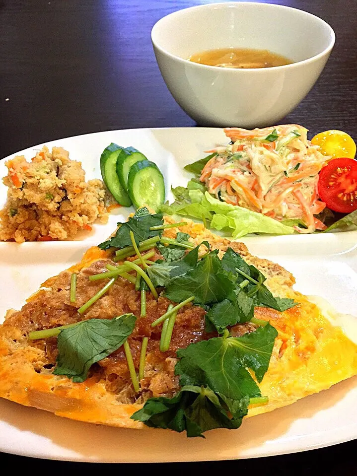 ⭐️カツ煮
⭐️人参とカニカマのサラダ
⭐️きゅうりの漬物
⭐️卯の花
⭐️キャベツとしめじの味噌汁|よっちぃさん