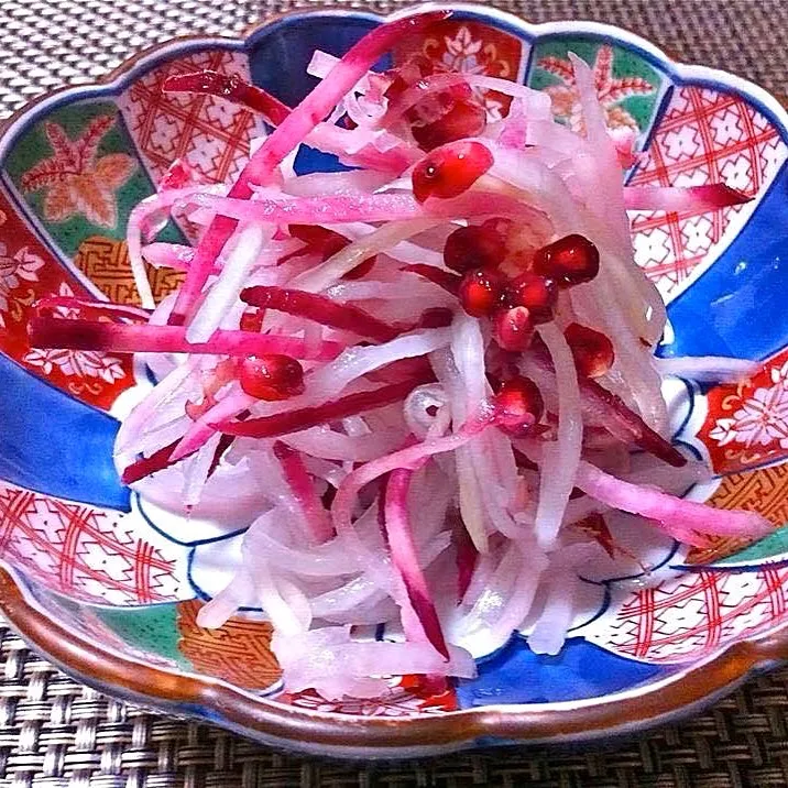 長崎くんち料理 初日
ざくろなます
NAGASAKI KUNCHI Festival 
First day Traditional Dish
Marinade Radish with
Grenaden.|Cuisineさん