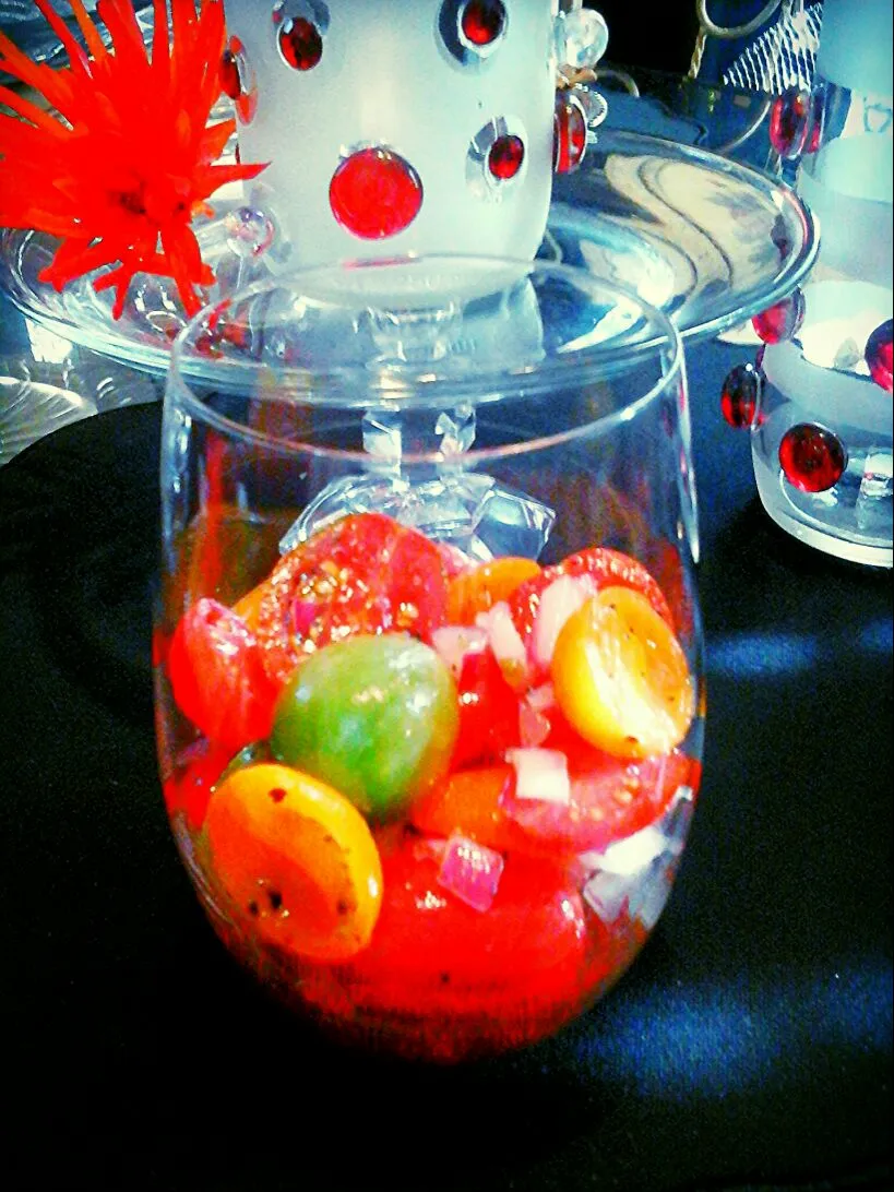 Snapdishの料理写真:Tomato Salad|A Laverne Andrewsさん