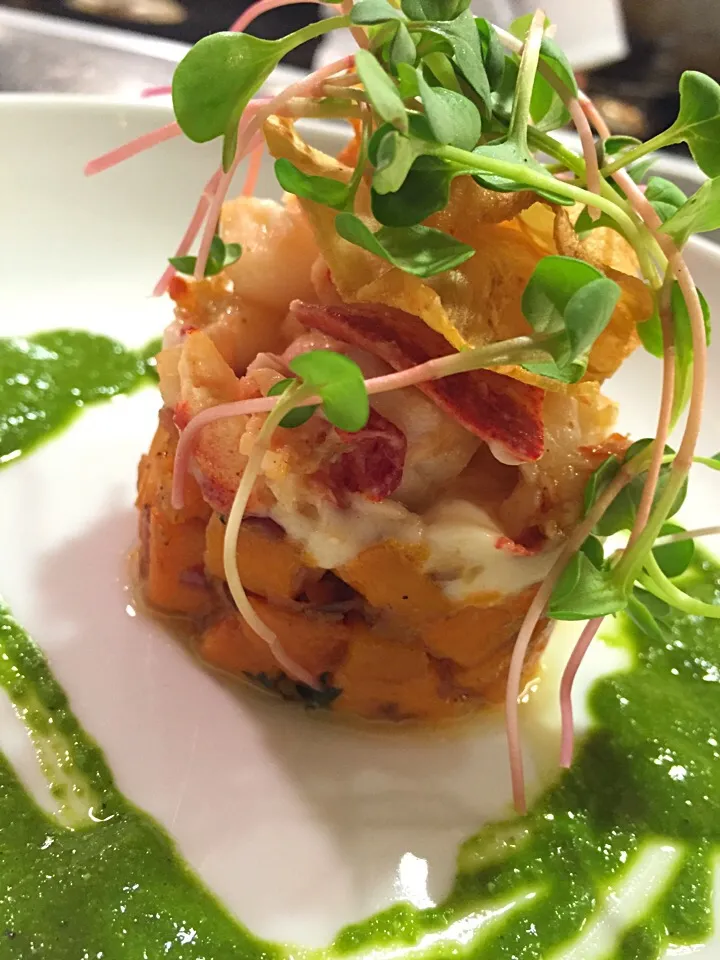 Butter poached lobster, sweet potato hash, celeriac chips, green goddess|Owen Wolfertzさん