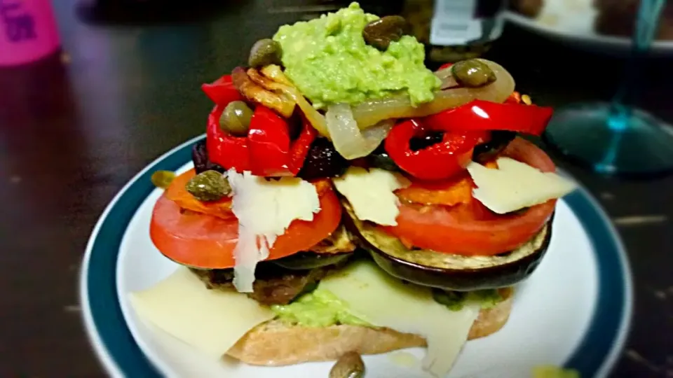 rissole veggie stack.  who needs to go to restaurants when you get this every night on the table|Luke Smithさん