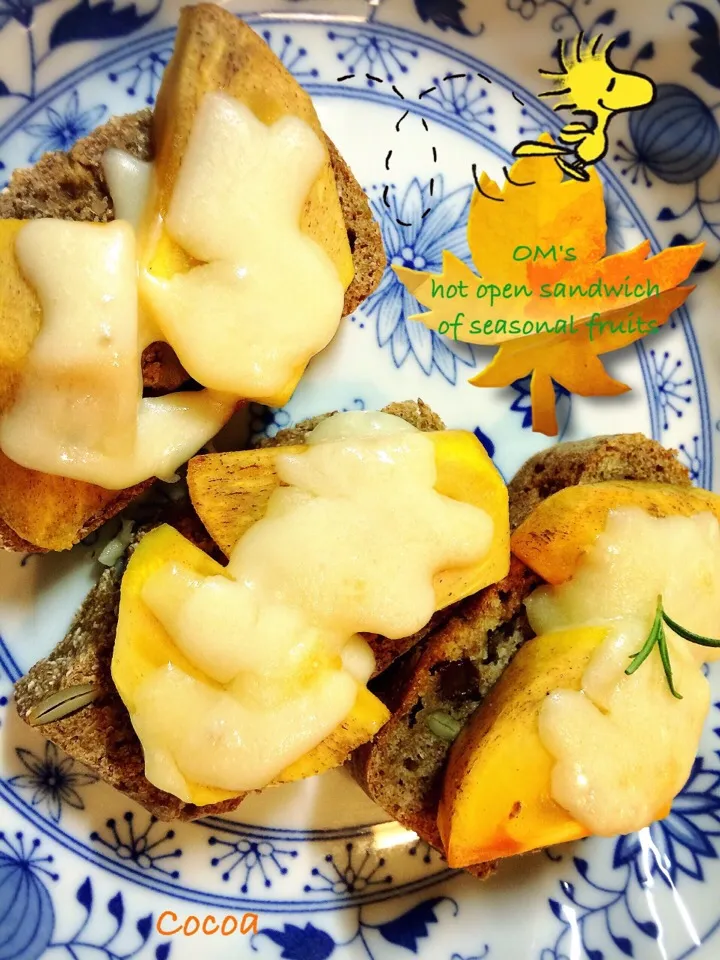 Hot sandwich of Raclette & seasonal fruits(persimmon)/ラクレットと季節のフルーツのホットサンド(柿)|cocoaさん