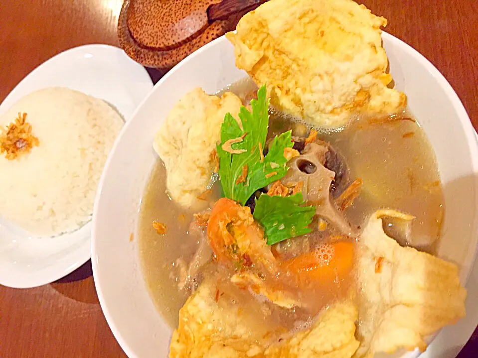 Oxtail soup :) @cinta jawa cafe|reviliaさん