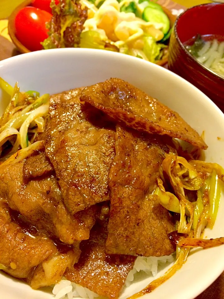 焼肉丼で夕食🍚🍚|かずみさん