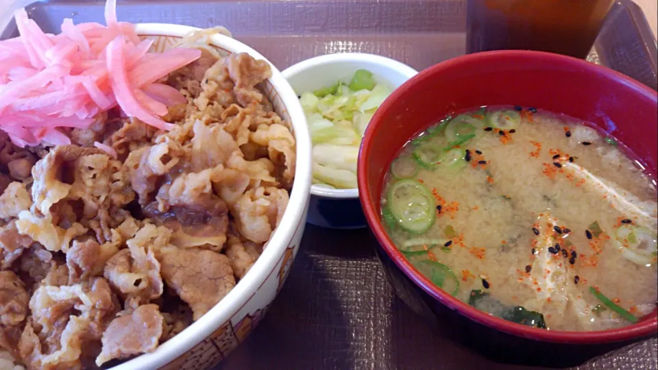 並盛 牛丼 お新香セット
すき家|sakumaさん