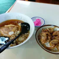 【ランチ】焼肉丼とラーメン|oguteaさん