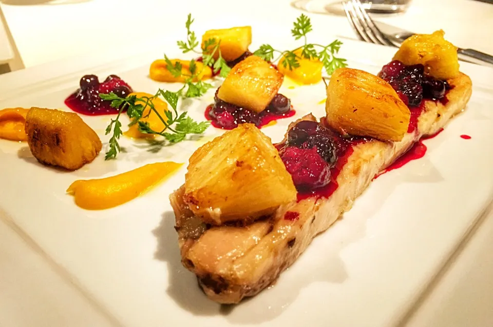 Grilled Iberico pork belly with pineapple & berry compote@Zafferano Singapore|coxiella24さん