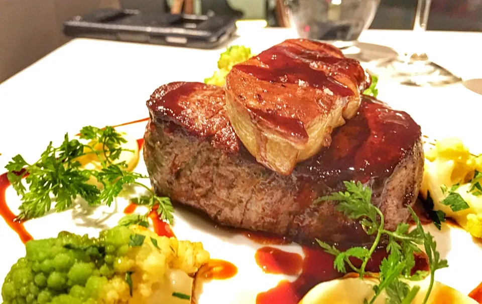 Black Angus sirloin with foie gras@Zafferano Singapore|coxiella24さん