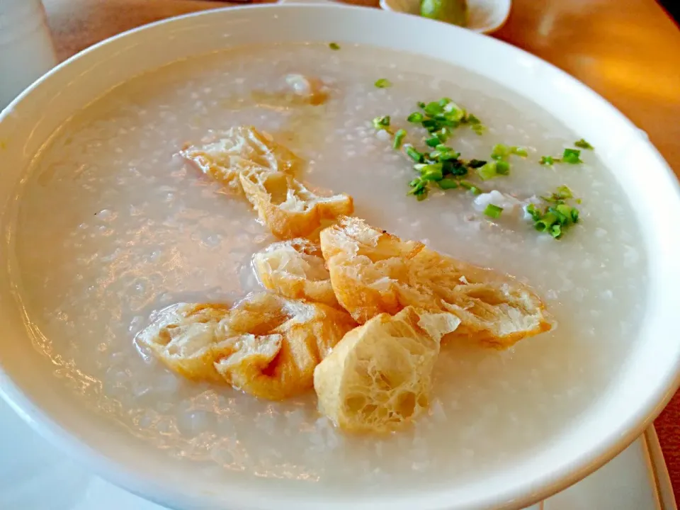 Snapdishの料理写真:Meatball Congee|Mariano Ngさん