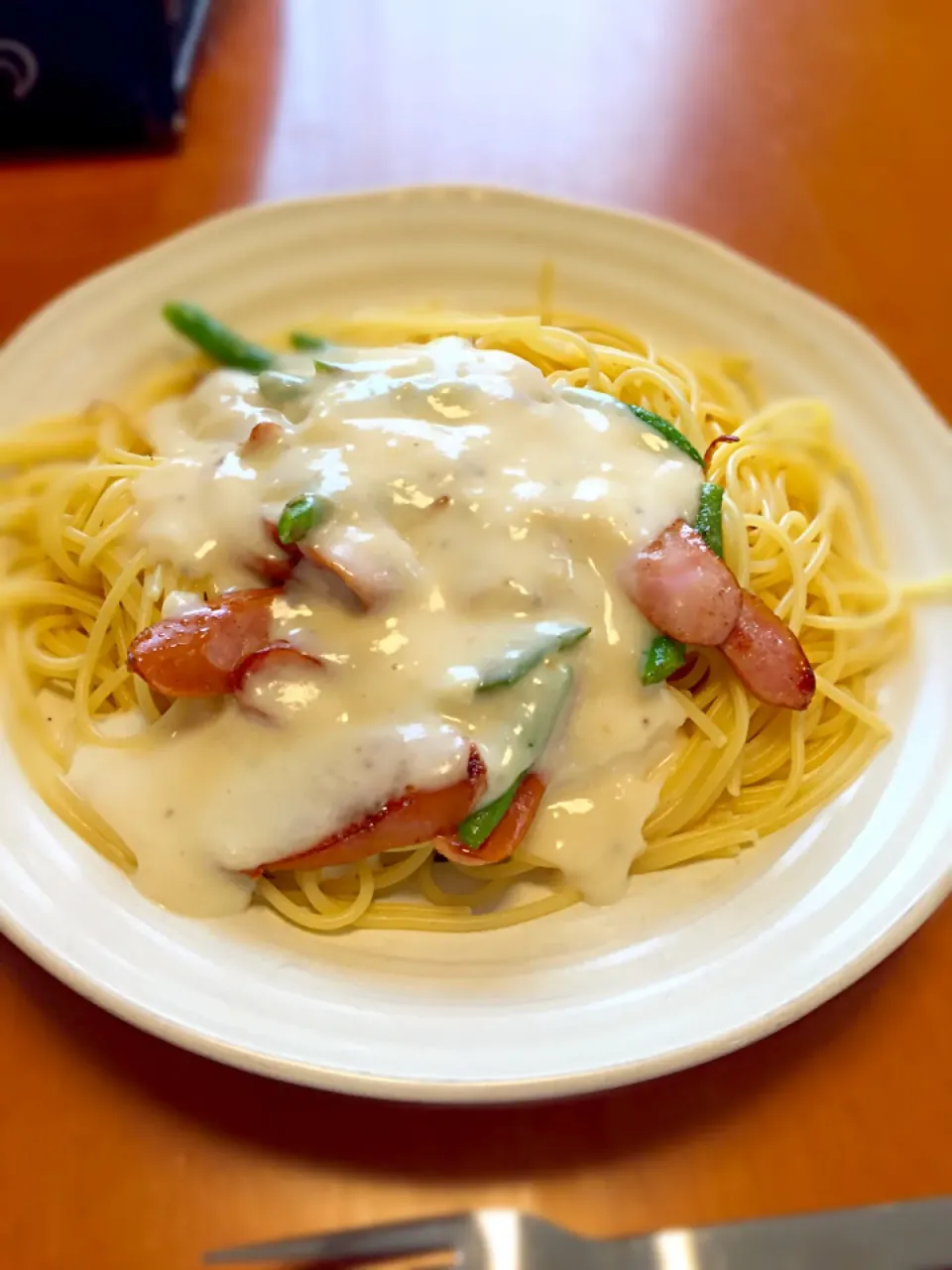 Snapdishの料理写真:ソーセージとさやいんげんのクリームソースパスタ( ¨̮ )❥︎❥︎|りほ__さん