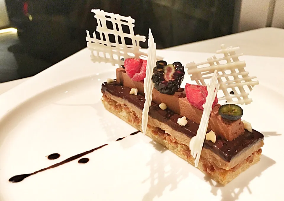 Almond wafers with dark chocolate mousse@Zafferano Singapore|coxiella24さん
