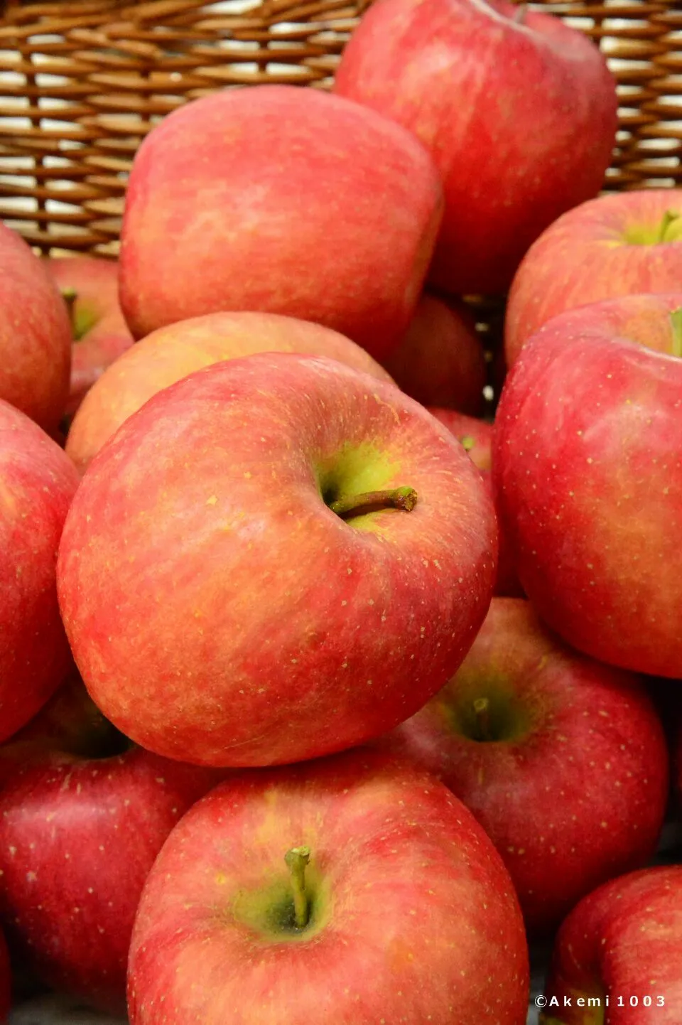 Snapdishの料理写真:りんごちゃん🍎
カリカリで蜜があって美味しかった！
こうりんという品種でした。|akemi🐝さん