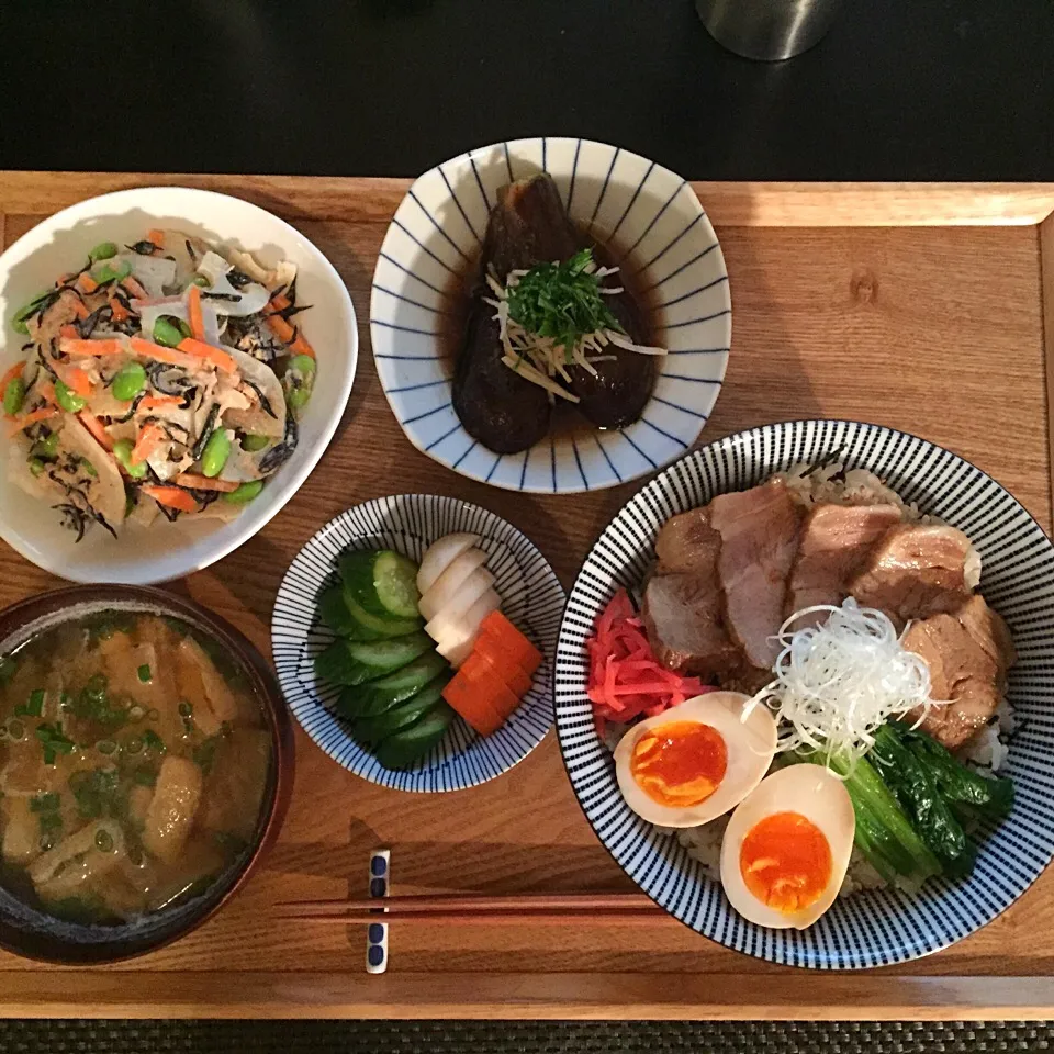 ⭕️焼豚丼
⭕️れんこんとひじきのサラダ
⭕️茄子の煮浸し|ayumiさん