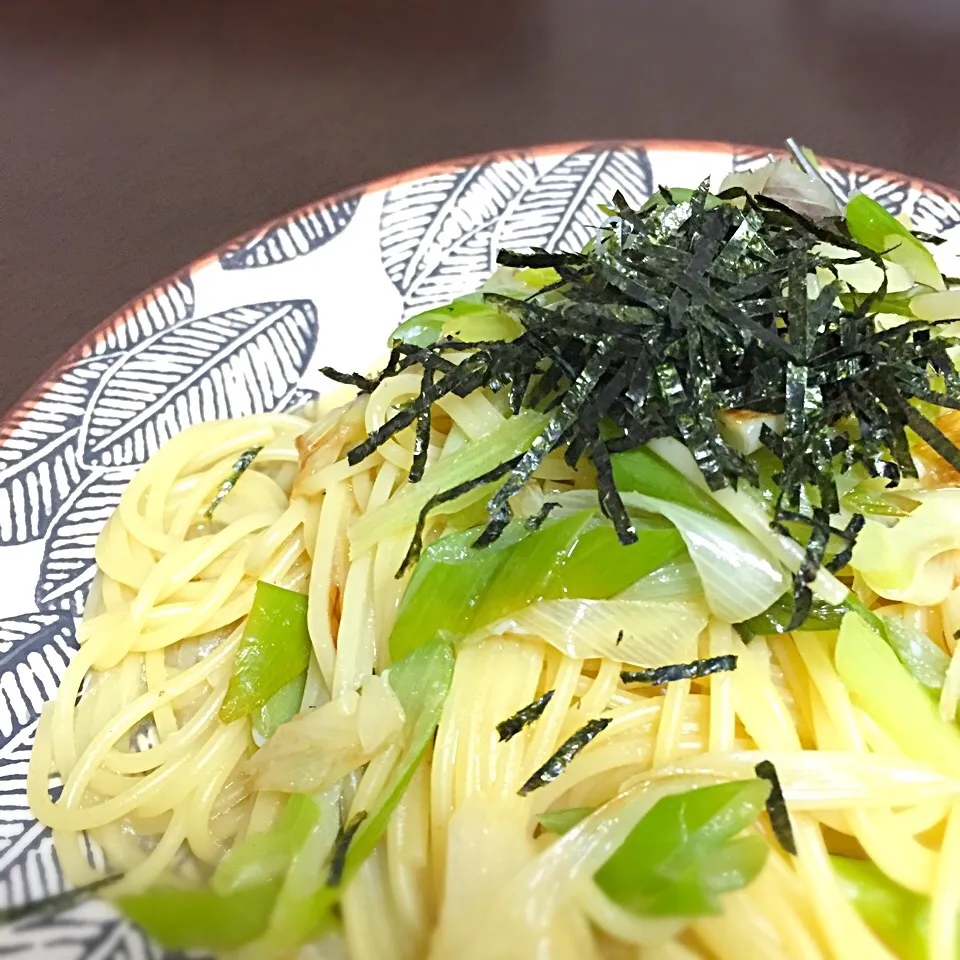 ねぎと白魚のバター醤油パスタ|chobicmさん