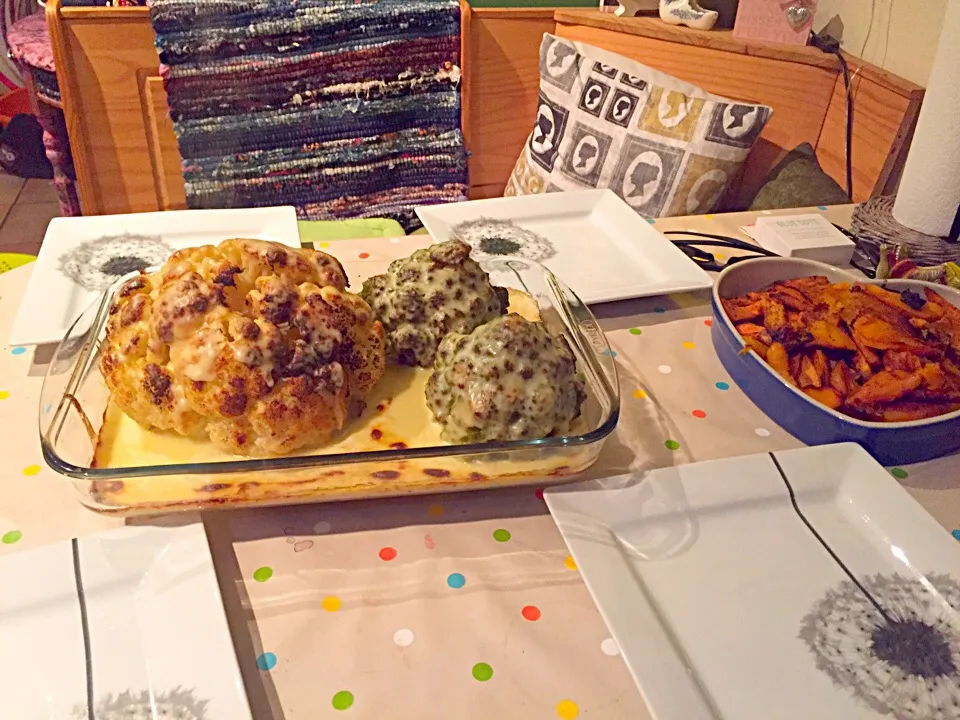 Snapdishの料理写真:Cauliflower cheese|Samm Bucaさん