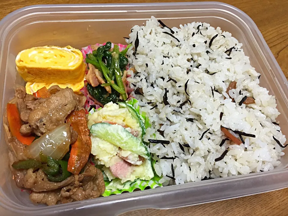 あれ？そのヒジキご飯、昨日も見た気がするけど…気のせいです弁当|ちもこさん