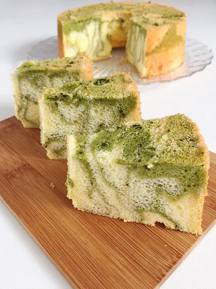 Matcha vanilla marble chiffon cake|12Dragonさん