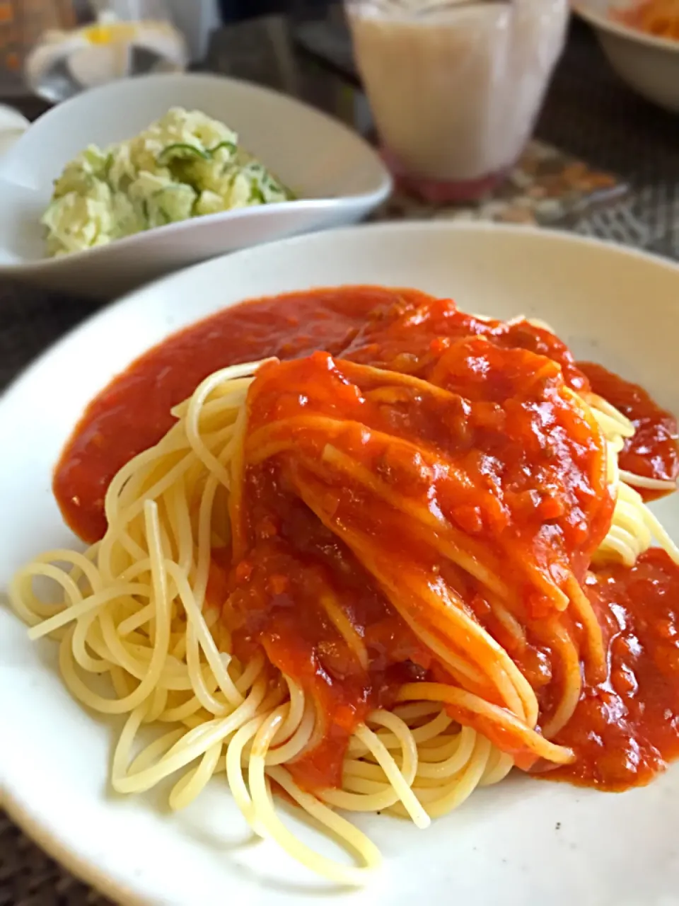 ミートソーススパゲッティとポテトサラダ。|あーいー🍚さん