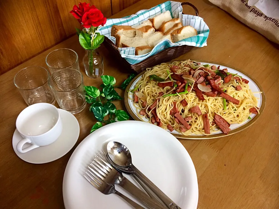 Pasta ni Mamma throw all in the frying pan whats Inside of my ref (*^_^*) lunch for the kiddos happy eating ! 🍴☕️🍝🍹|Babyluv Cabrera Ocampoさん