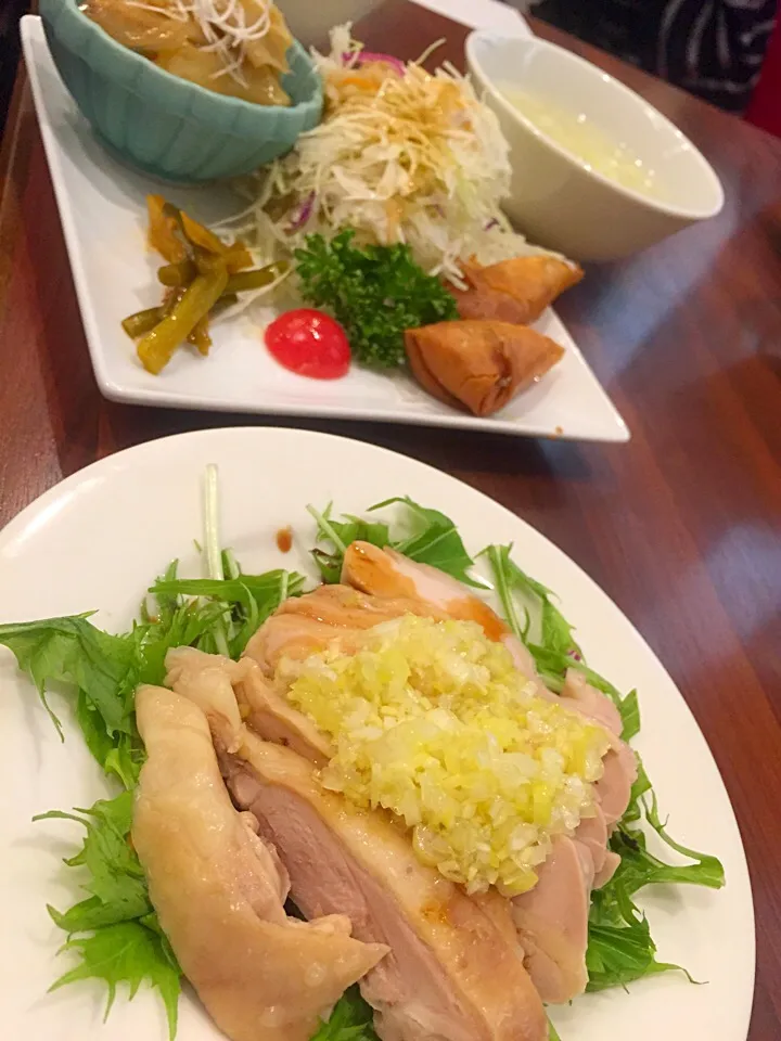 Snapdishの料理写真:サービスランチ、蒸し鶏|saturnさん