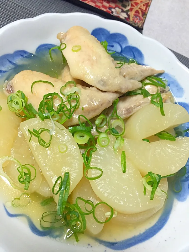 鶏手羽と大根の煮物|ほっけまんさん