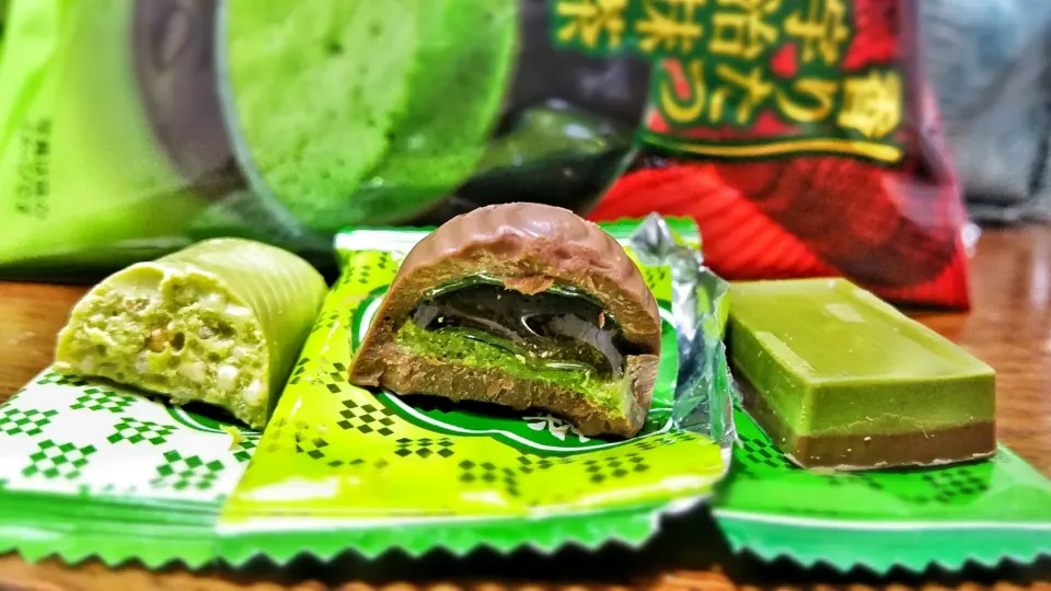 Snapdishの料理写真:#matcha #Chocolate #japan|Monica Bucuさん