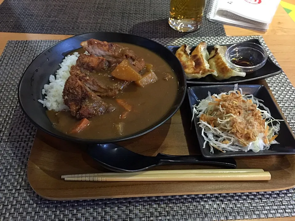 カツカレーと餃子|Yoku kuu kyaku daさん