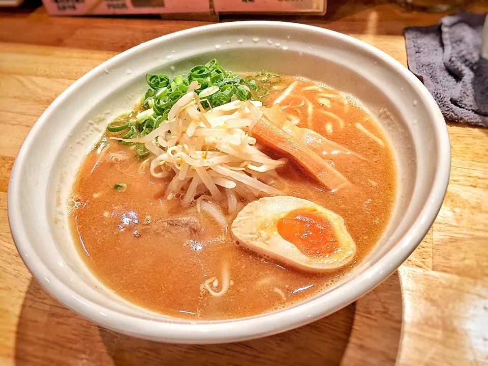 濃厚味噌の牛骨ラーメン|tomokatsu_hayashidaさん