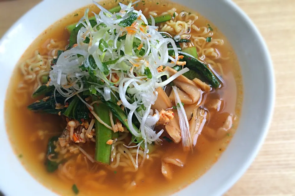 あり物食材のピリ辛ラーメン|ぷにさんさん