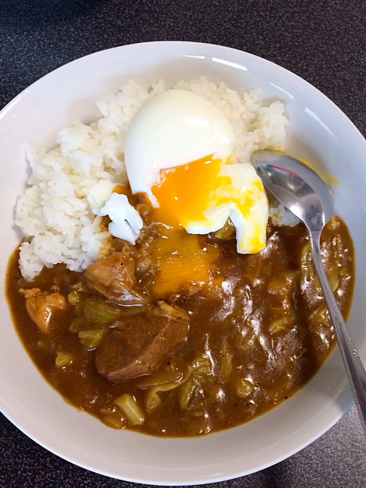 チキンとラムのカレーfeat.とろ〜り半熟玉子|ポールさん