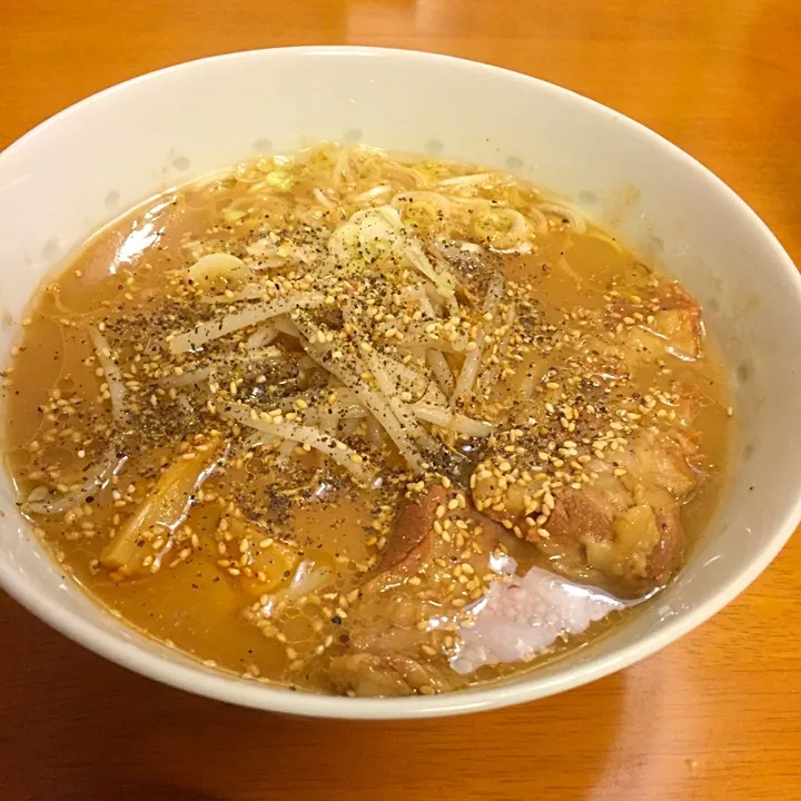 豚骨醤油ラーメン|みつなち☆さん