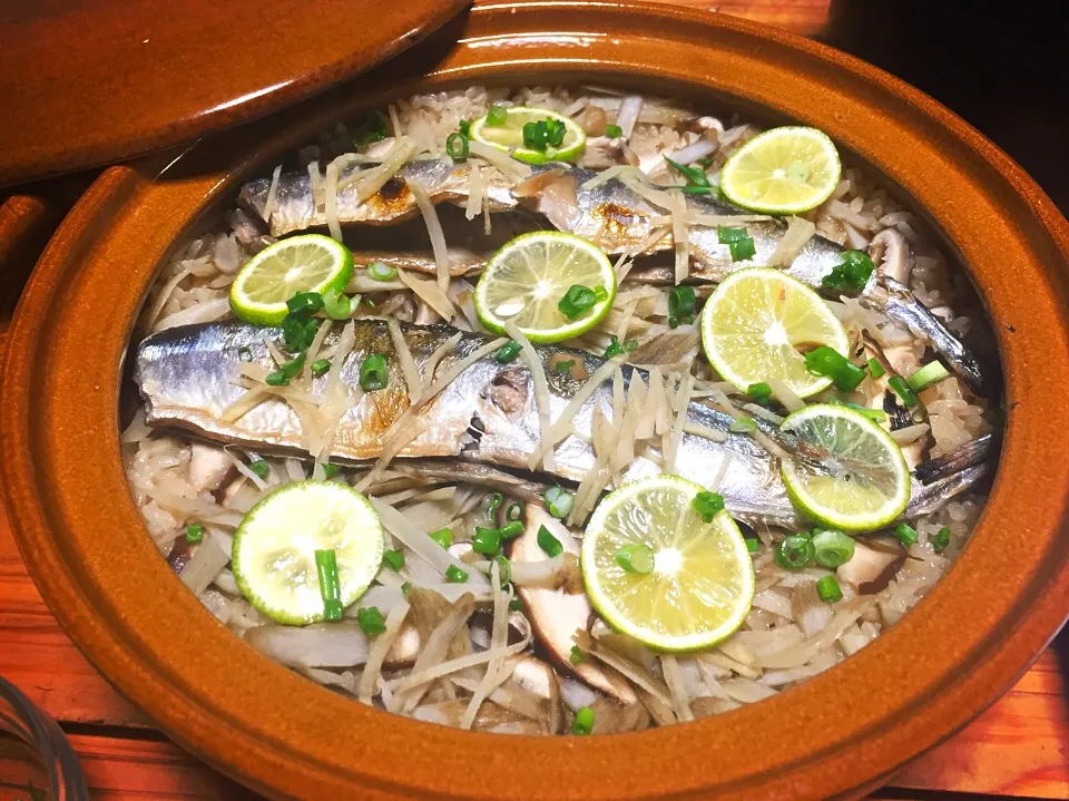 Snapdishの料理写真:秋刀魚の土鍋ご飯|junkoさん