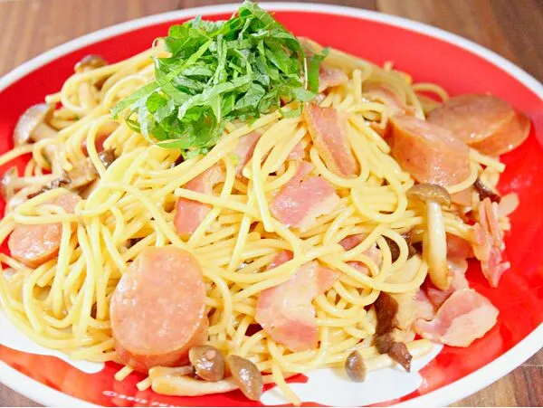 ウインナーでアレンジきのこ和風パスタ #楽天レシピにつくフォトで当る|みききさん