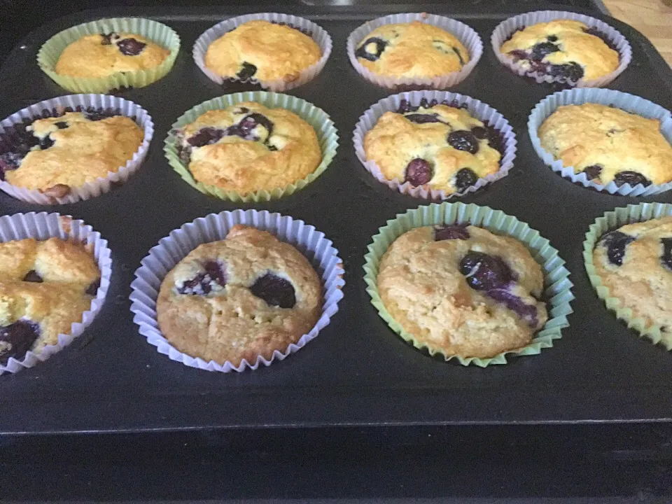 Snapdishの料理写真:Homemade Blueberry Muffins|Faryal Choudryさん