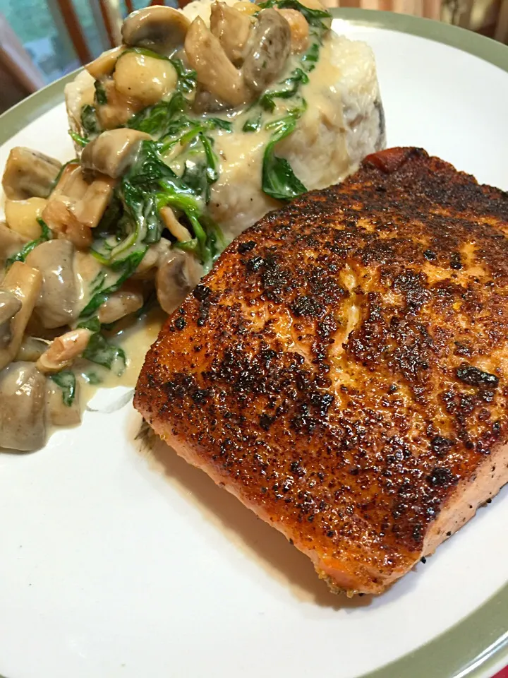 Blackened Salmon w/Mushroom Risotto & Cream of Spinach n Scallops...|Chef Ampさん