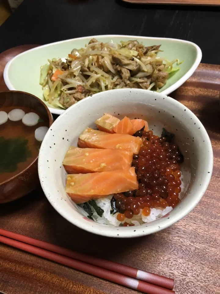 鮭イクラ親子丼|あっきーよさん