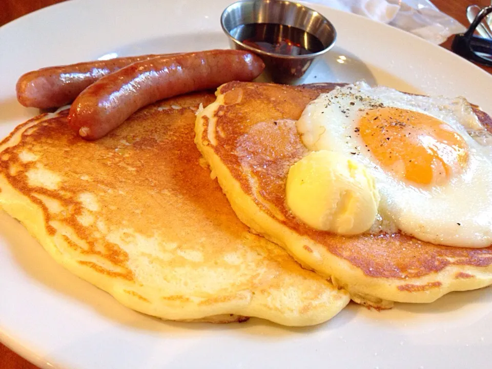 Pancakes w/ Sausage and egg|chan mitsuさん