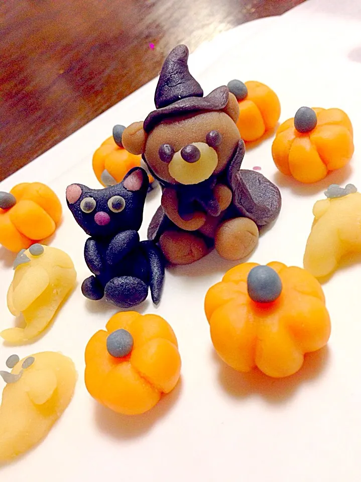 Snapdishの料理写真:６歳児作 ハロウィン マジパン|富士子🍒🐰🍓さん