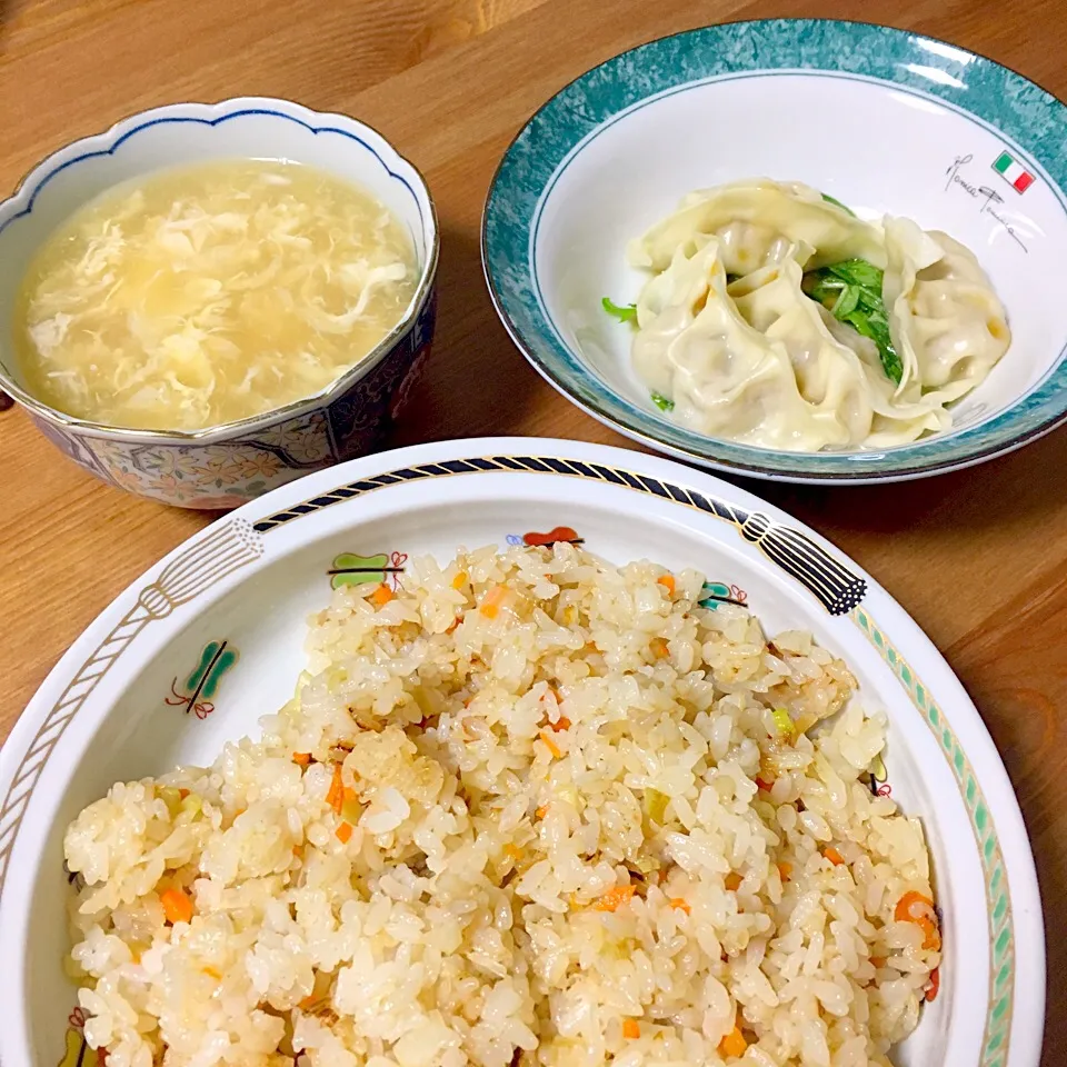 生姜チャーハン、蒸し餃子、コーン入り中華スープ|Shirokoさん