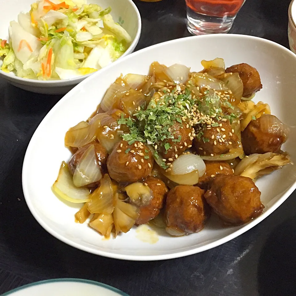 今日の晩ご飯は、舞茸入り甘酢肉だんご、ゆず白菜、味噌汁。|ゆえさん