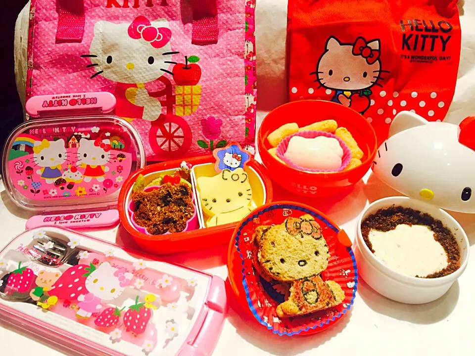 Hello Kitty Bento and Snacks|Cheryl Melnickさん