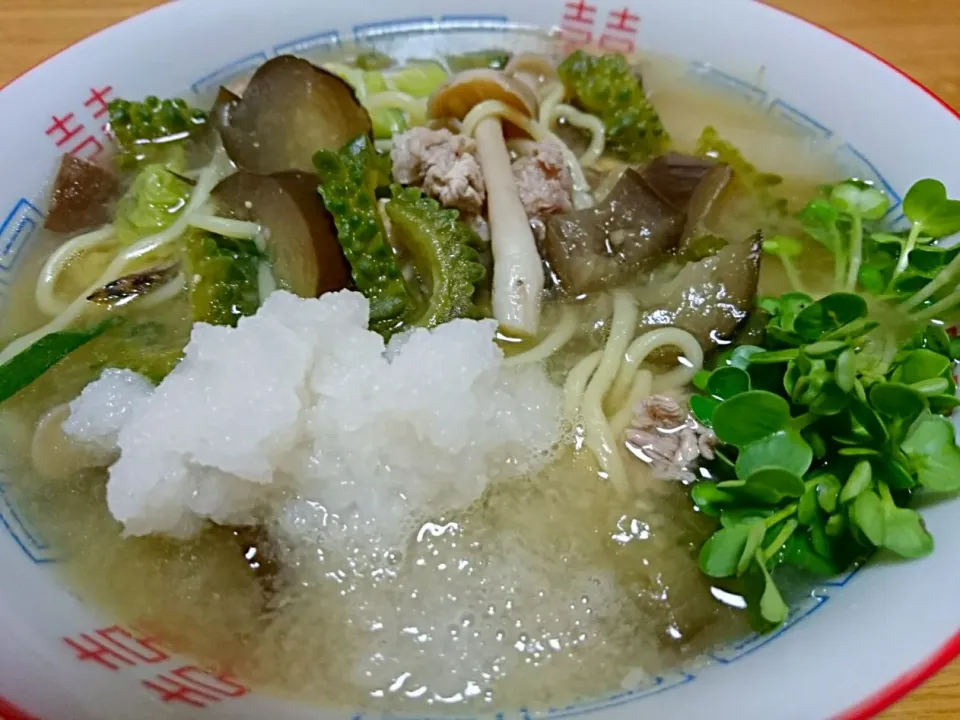 ゴーヤ入り煮込みラーメン|Shinji Matsuokaさん