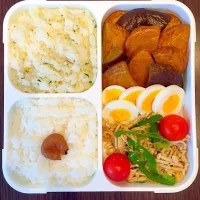 Snapdishの料理写真:・さつま揚げと干しシイタケのカレー煮
・ゆで玉子
・ピーマンとえのきのおかか和え|菊地真澄さん