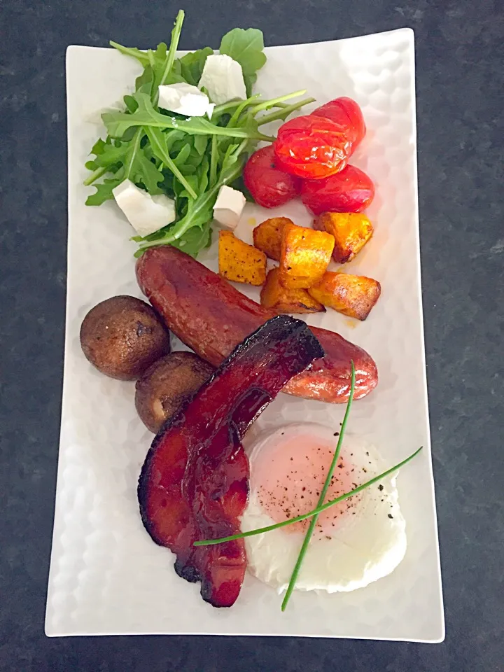 Poached Egg, Honey Glazed Bacon, Sausage, Pumpkin, Mushroom + Tomatoes|Chrisy Hillさん