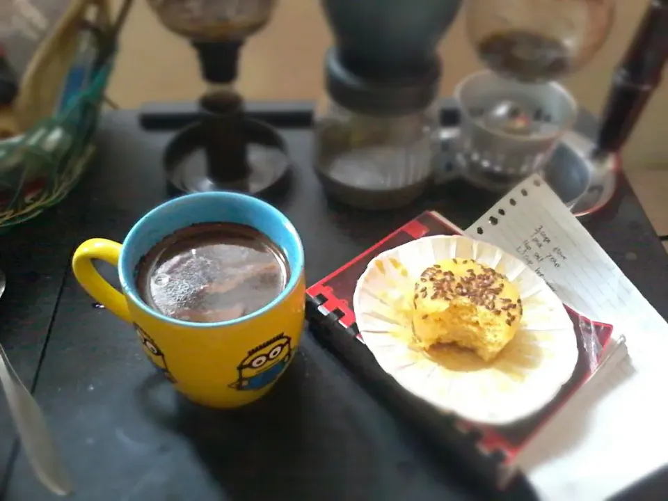 black coffe and muffin #blackcoffee #coffee #acehgayo #manualbrewing #muffinvanilla #homemade|Anisa Suci Bulan Sariさん