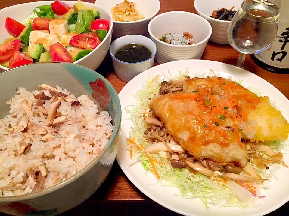 秋刀魚のほぐし身 山わさびご飯＊白身魚の黒酢餡きのこソテー添え＊豆腐サラダ(^o^)|basilさん